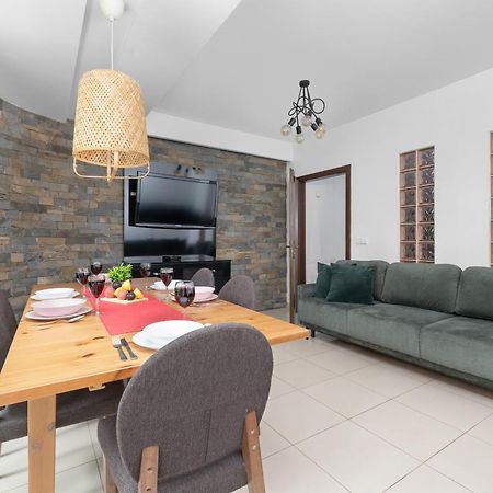 Przestronne Apartamenty W Zakopanem Z Trzema Sypialniami I Parkingiem By Noclegi Renters Exterior photo