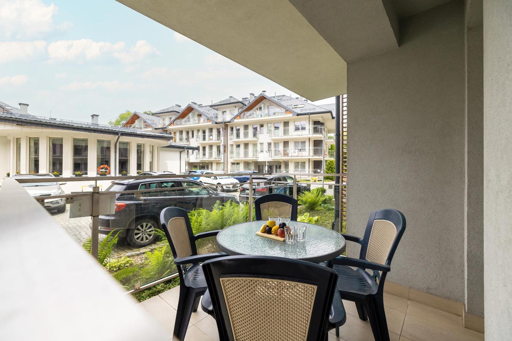 Przestronne Apartamenty W Zakopanem Z Trzema Sypialniami I Parkingiem By Noclegi Renters Exterior photo