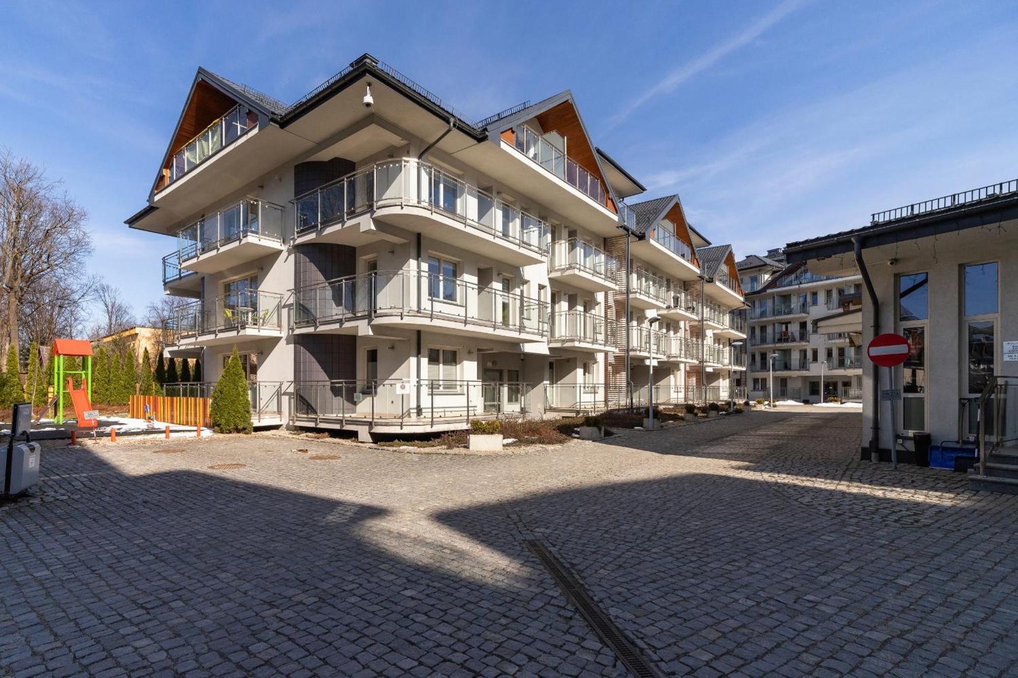 Przestronne Apartamenty W Zakopanem Z Trzema Sypialniami I Parkingiem By Noclegi Renters Exterior photo