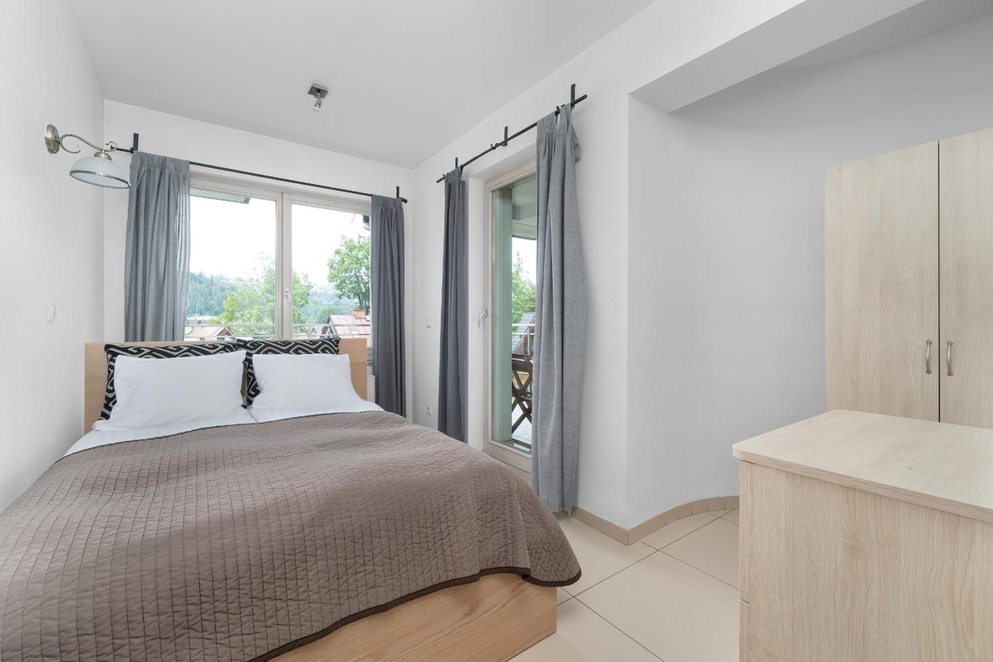 Przestronne Apartamenty W Zakopanem Z Trzema Sypialniami I Parkingiem By Noclegi Renters Exterior photo